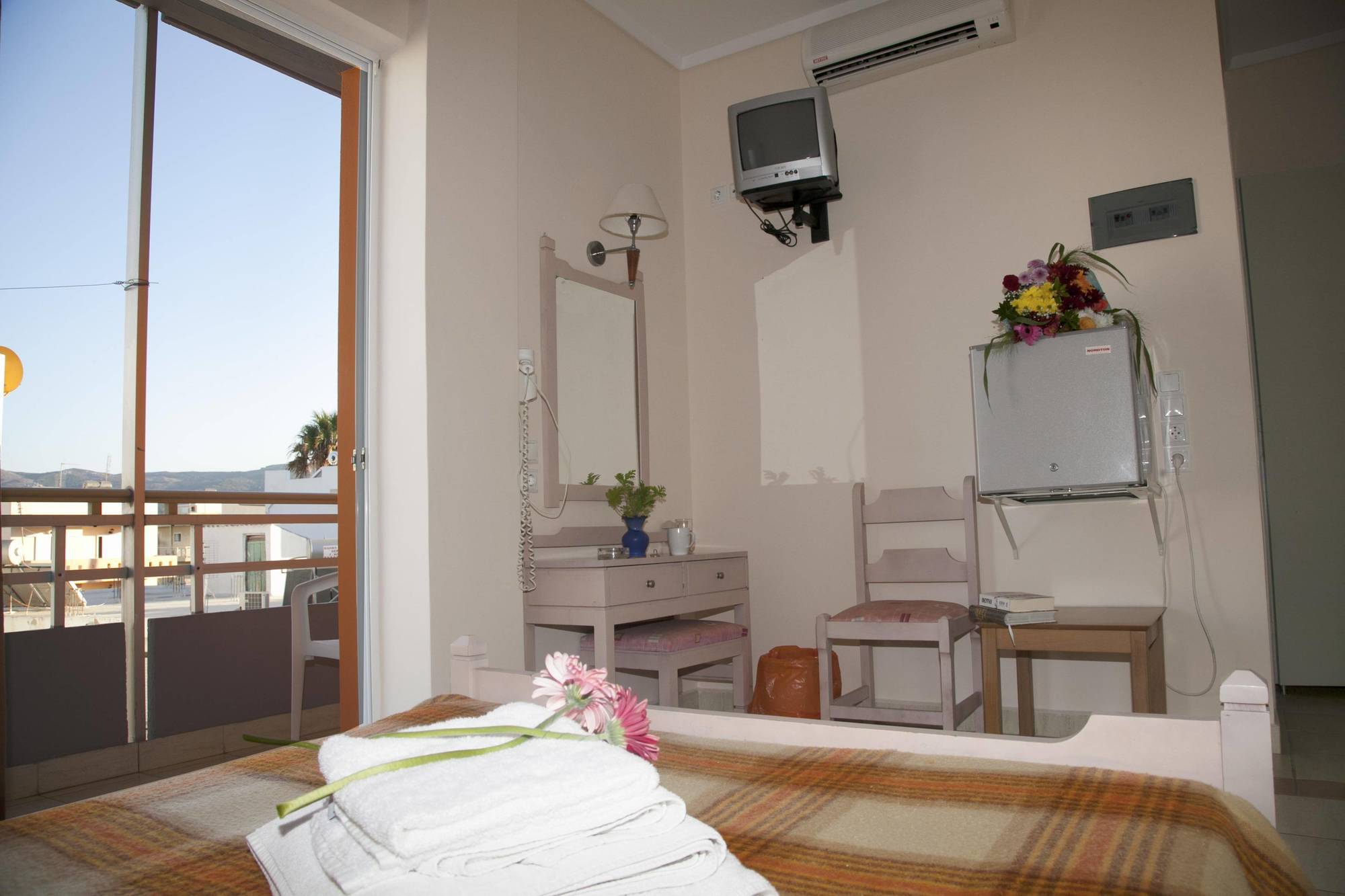 העיירה קוס Theonia Hotel מראה חיצוני תמונה