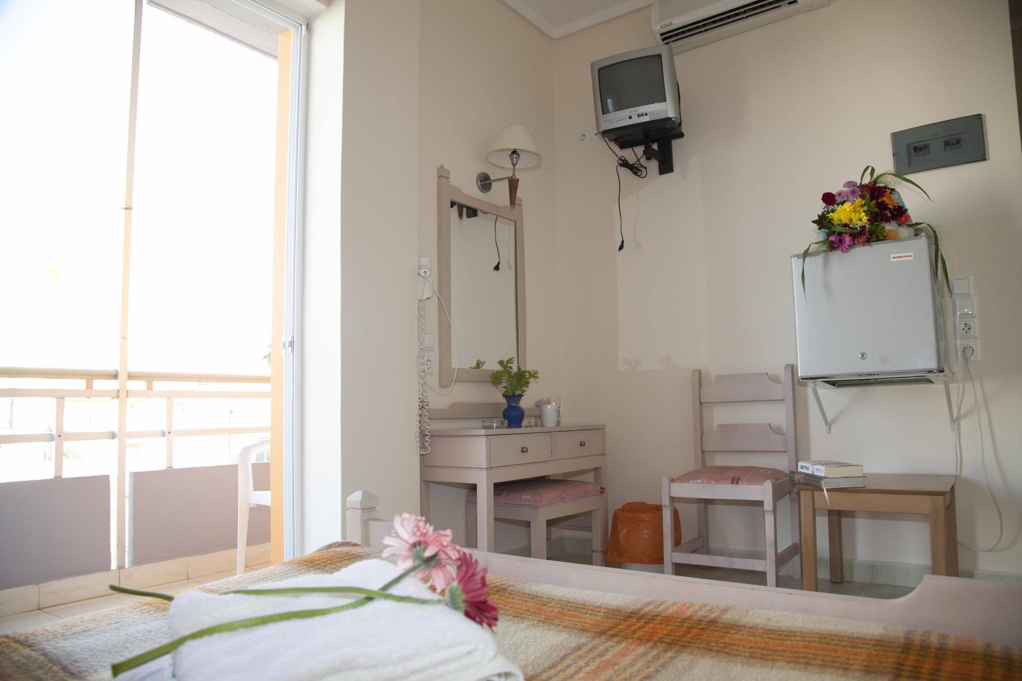 העיירה קוס Theonia Hotel מראה חיצוני תמונה